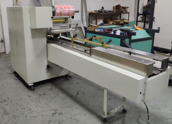 Touch Screen Toilet Roll Single Packing Machine Middle And Sides Sealing